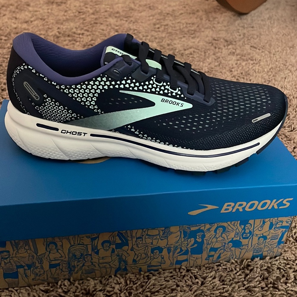 Women’s Brooks Ghost 14 size 7.5 - brand new in box.
